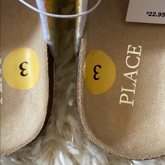 NEW✨PLACE Sandals - Picture 4 of 11